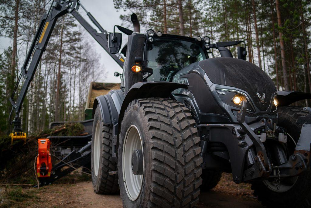 Agco Suomi - Valtra metsätöissä